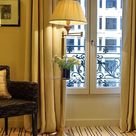 Montaigne Hotel