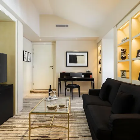 Hotel Montaigne 5*